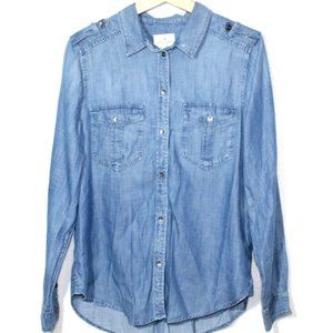 American Eagle medium wash chambray button up shirt